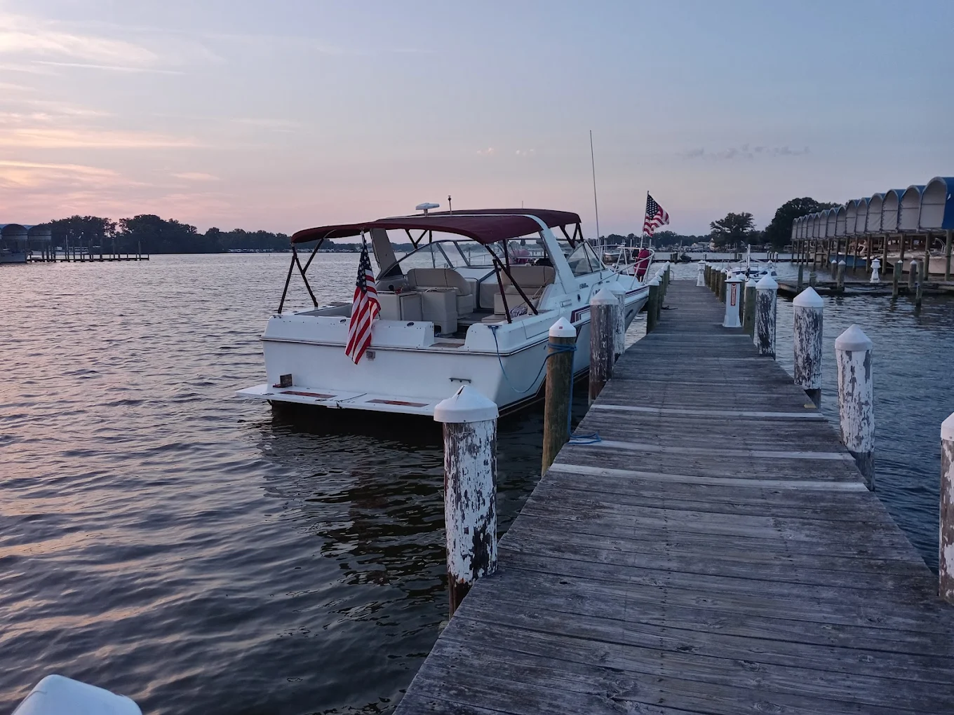 Dockside Restaurant & Tiki Bar